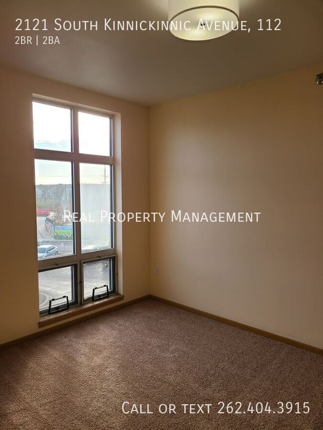 Photo - 2121 S Kinnickinnic Ave