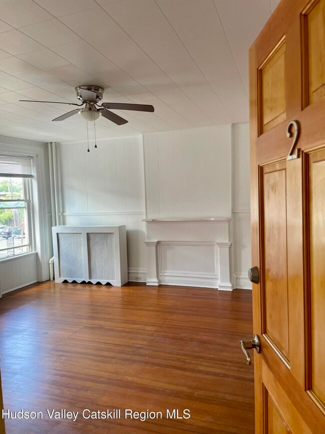 Photo - 320 Warren St