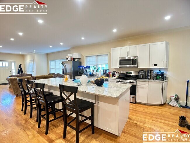 Building Photo - 26 Bothwell Rd Unit 1 Rental