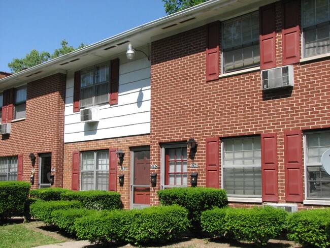 Colonial Village Apartments For Rent in Dayton, OH