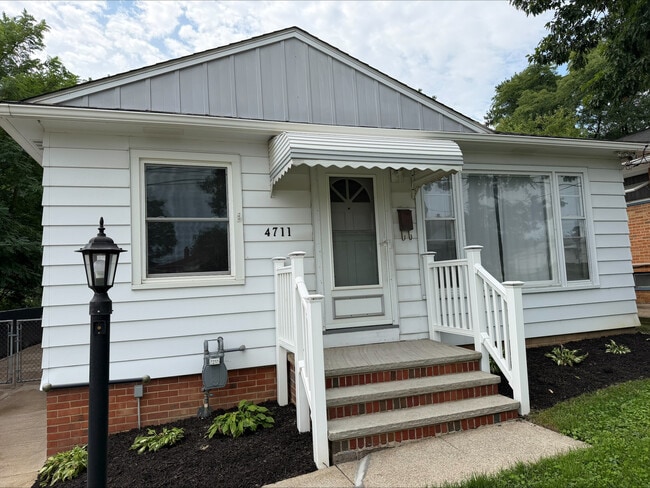 Building Photo - 4711 Longwood Ave