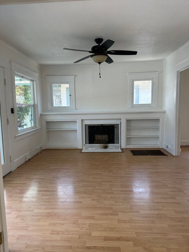 Photo - Downtown Craftsman - Live/Work - Zoned Mix...