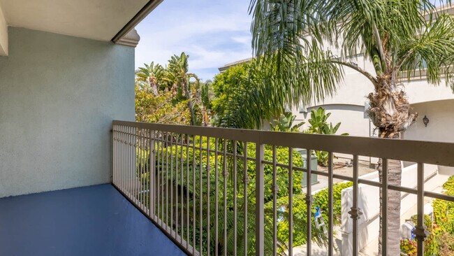 Pearl Apartments For Rent in Marina Del Rey, CA