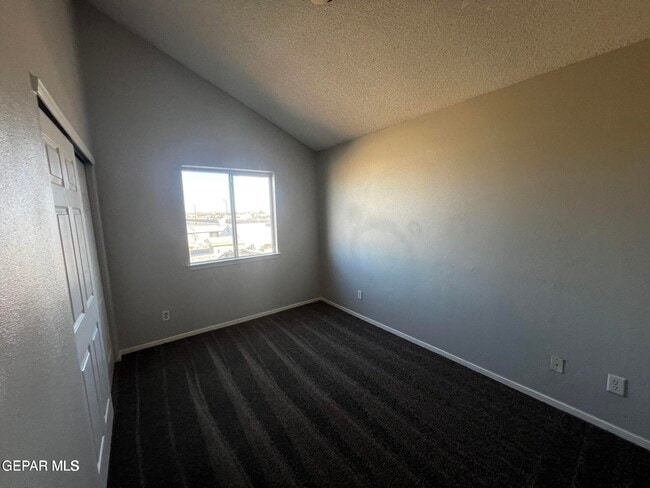 Photo - 7500 Howard St