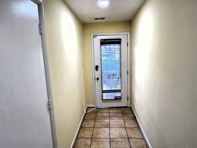 Photo - 2033 N Cameron St