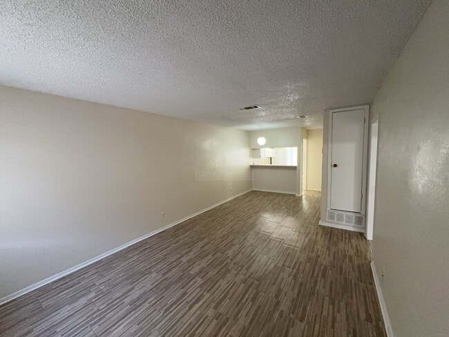 Photo - 1209 Wales Dr Unit 1209 Wales Dr D