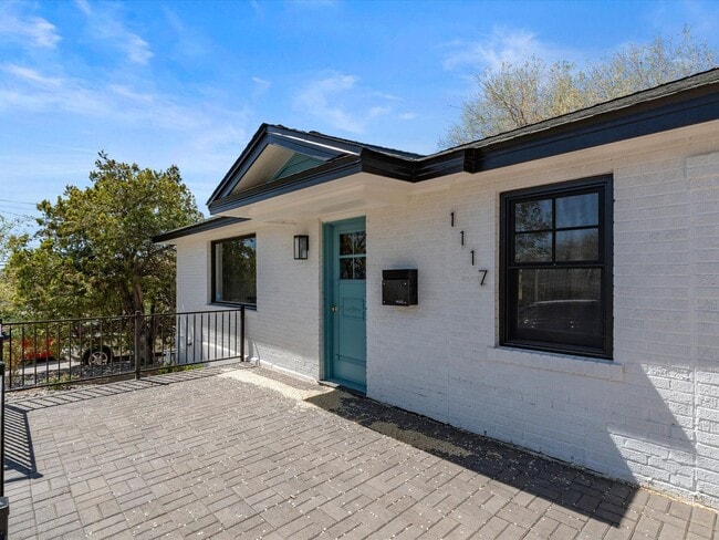 Photo - 2 bed, 1 bath with built in office near UNR