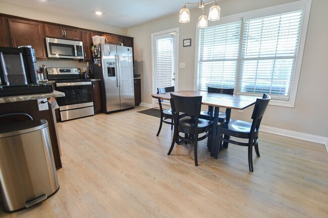 Photo - Pet Friendly Four Bedroom with Basement!