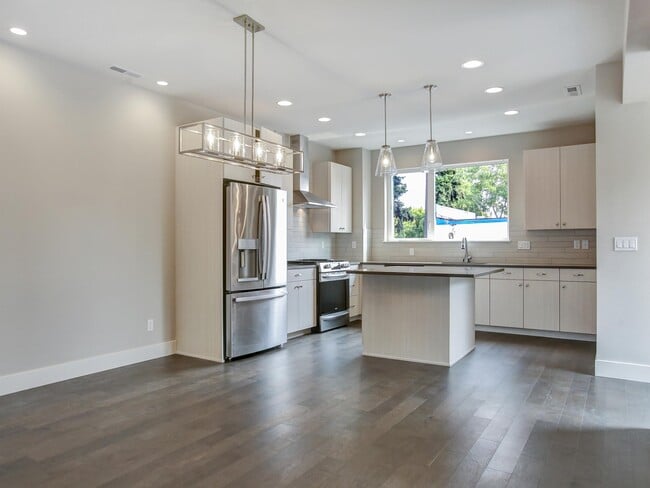 Photo - 1711 SE Ramona St