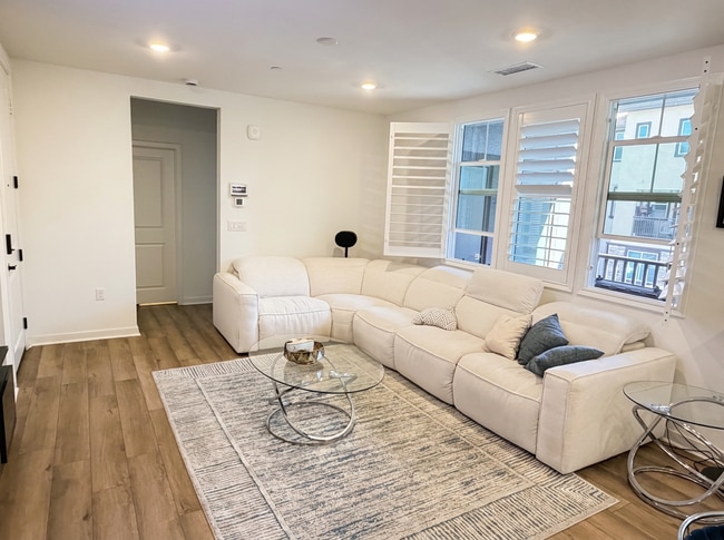 12962 Lassen Dr