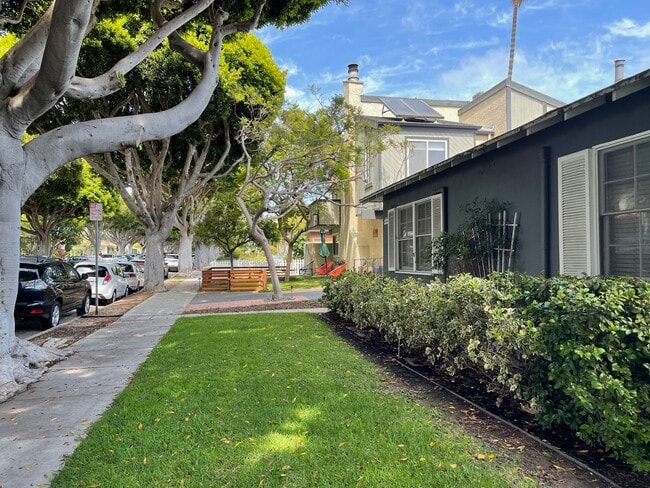 Photo - 2326 Oak St Unidad 2326 one half