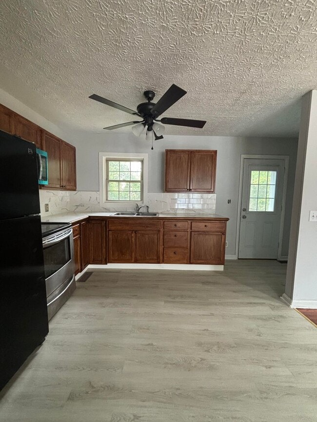 Photo - 1733 Holly Dr