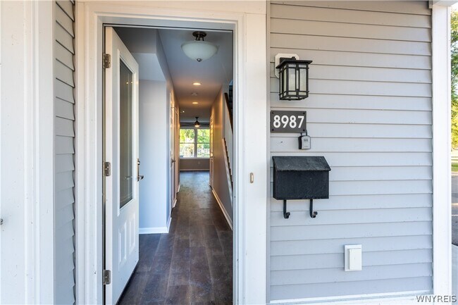 Photo - 8987 Iroquois St