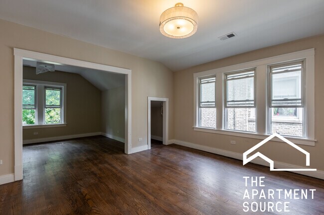 Photo - 3921 N Saint Louis Ave Unidad 2