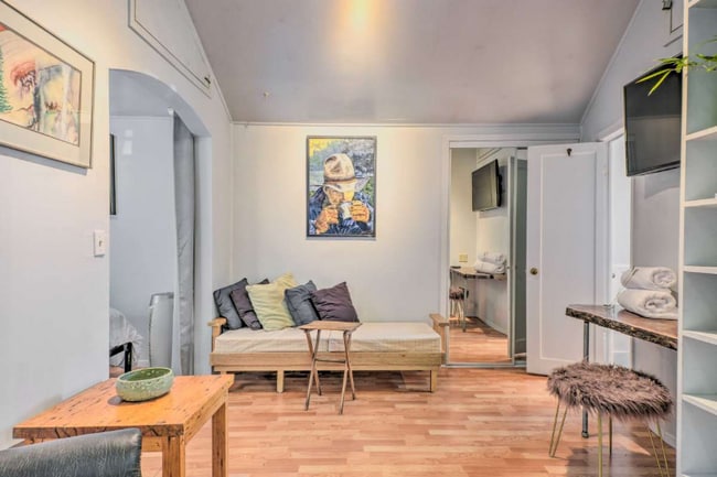 Photo - 675 Siskiyou Blvd