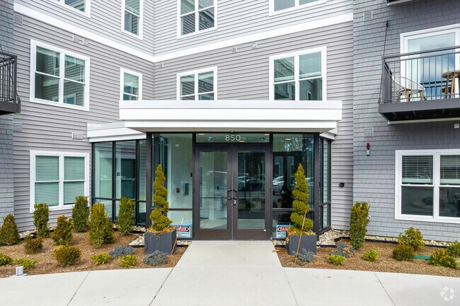 Main Entrance - 850 Falmouth Rd