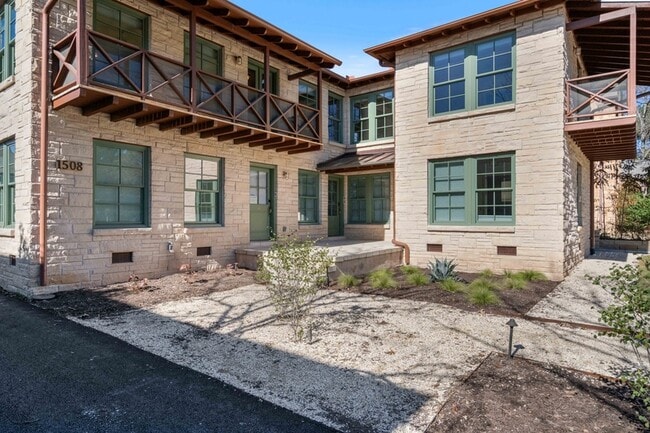 Photo - 1508 Woodlawn Blvd