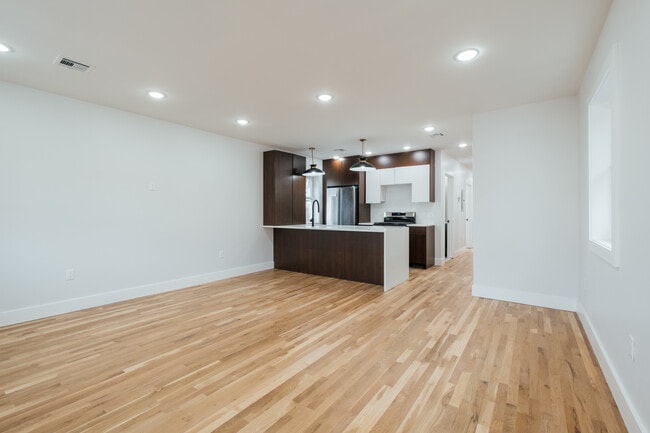 Photo - 90 Hollywood Ave Unit 2