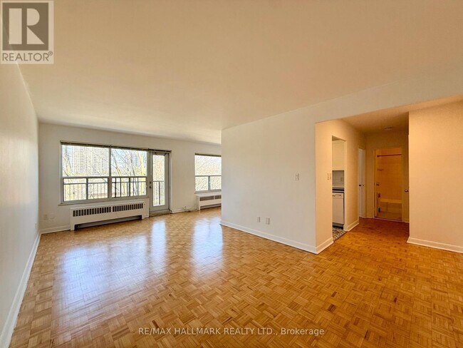 Photo - 30 Upper Canada Dr Unit 408