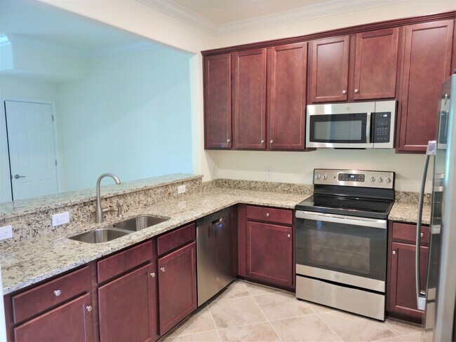 Photo - Impressive Annual Unfurnished 3 Bedroom, 2...