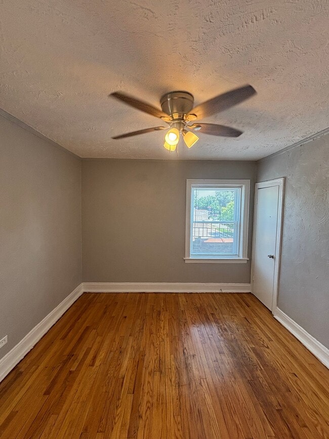 9453 S Loomis St Unit 204