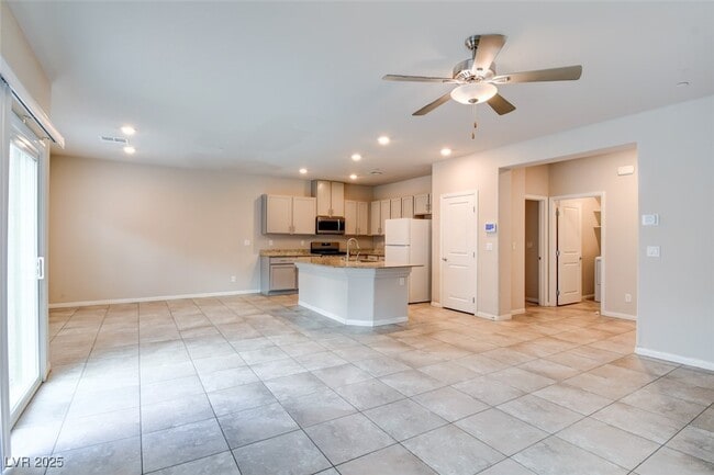 Building Photo - 479 Via Renata