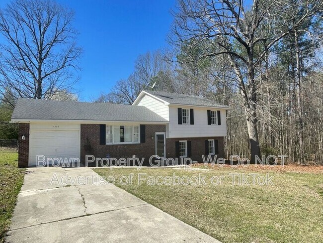 1536 Rossmore Dr
