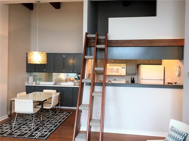 Photo - 34 Commercial Wharf Unit 34