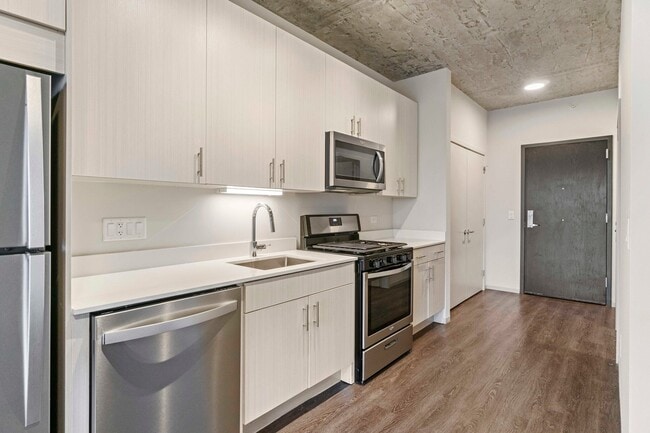 Photo - 713 S Clark St