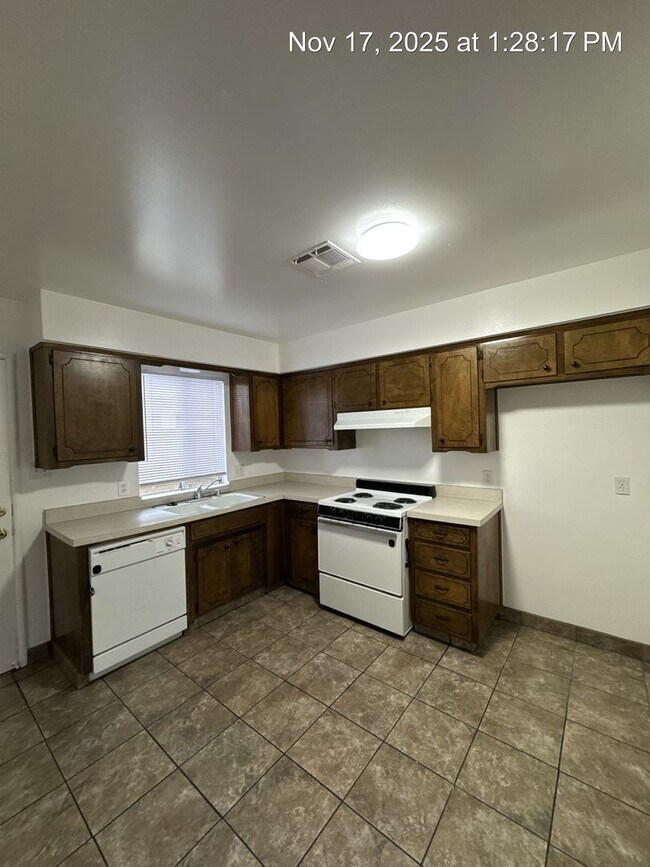 Photo - 2968 Unit 2736