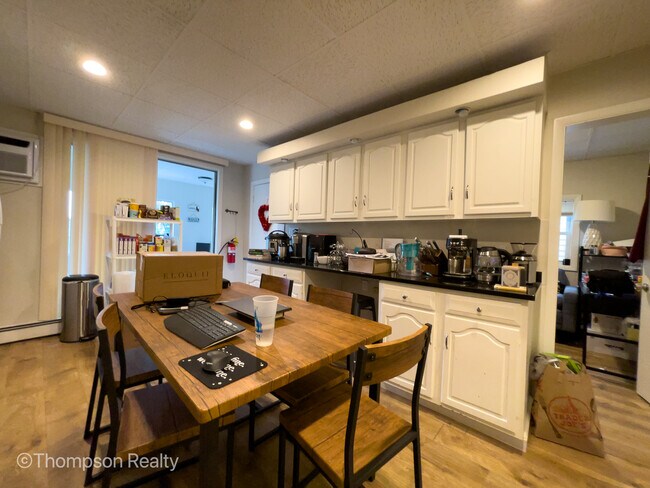 Photo - 170 Chelsea St Unidad 2