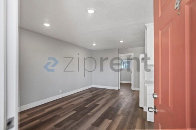 Photo - 26910 Manon Ave