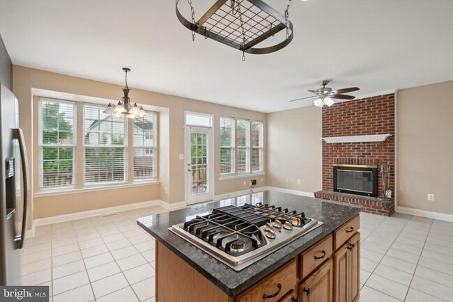 Photo - 641 Springhouse Square SE