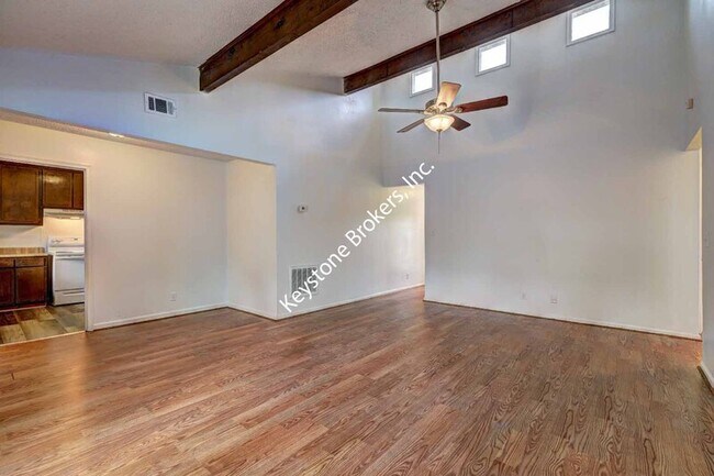 Photo - 5587 General Harris Dr Casa