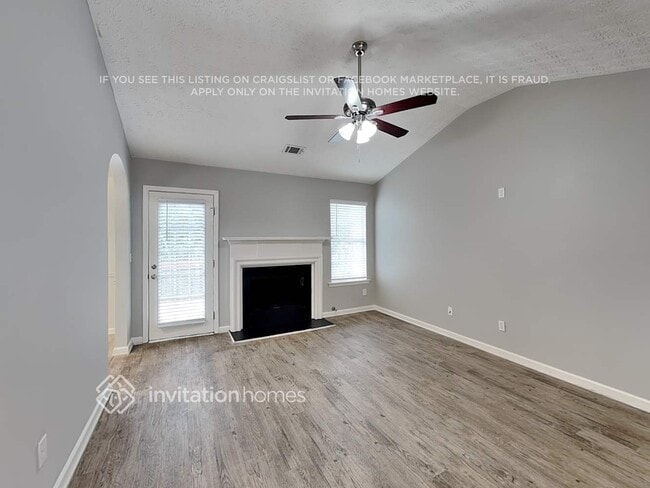 Photo - 821 Lorraine Ln