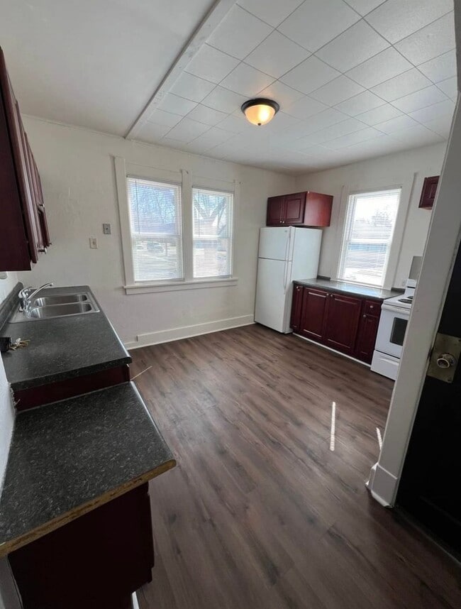 Building Photo - 702 N Washington St Unit 702