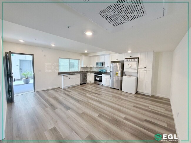 10505 Hawthorne