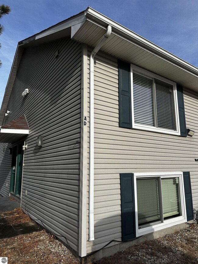 Photo - 1501 E Bellows St