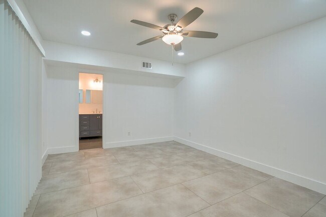 Photo - 1800 Grace St