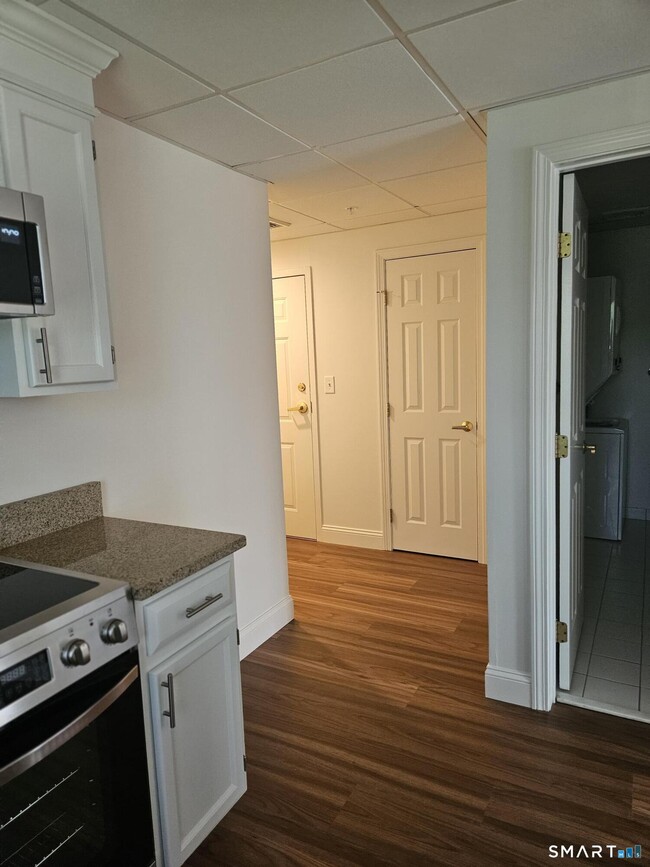 Photo - 100C Danbury Rd Unit 3K