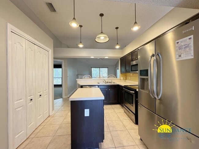 Photo - Cul-de-Sac Charm: Beautiful 4 Bedroom Home in Mary Esther Near Beaches and Bases!