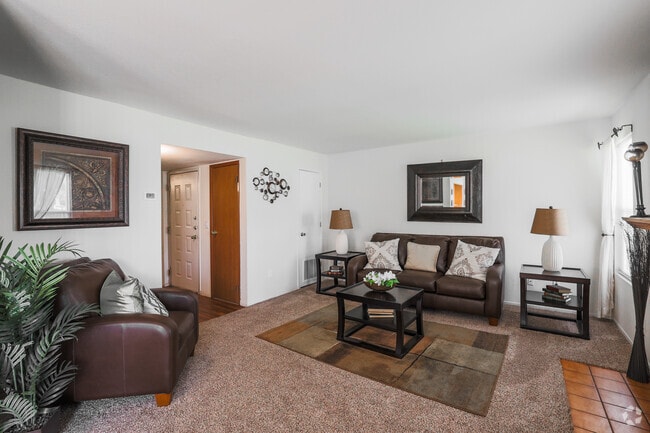 2BR, 2BA - 986SF