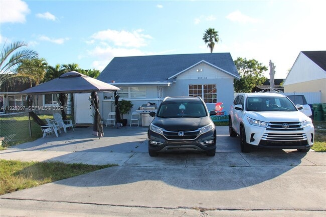 Building Photo - 20343 NW 36th Ave Unit 1