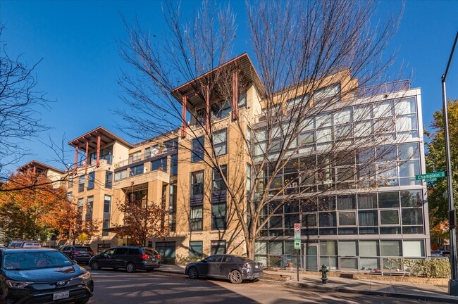 Photo - 2301 Champlain St NW Unidad 210