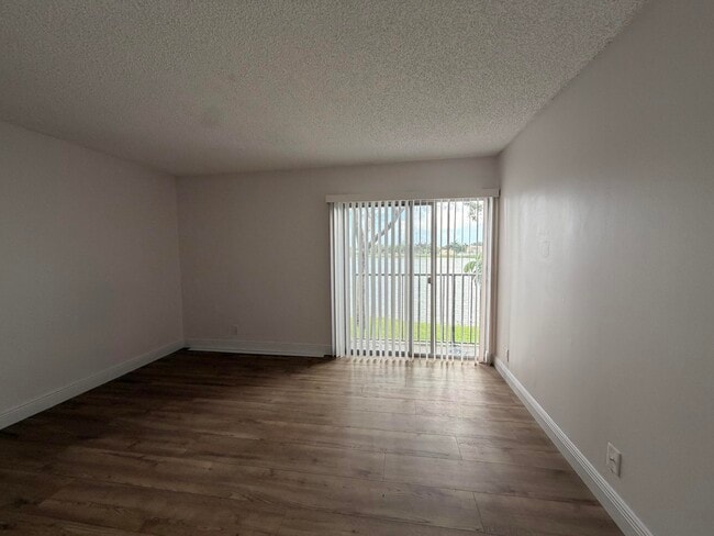Photo - 8720 N Sherman Cir Unit 205
