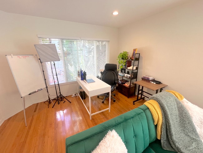 Photo - 1415 N Harper Ave Unit 2