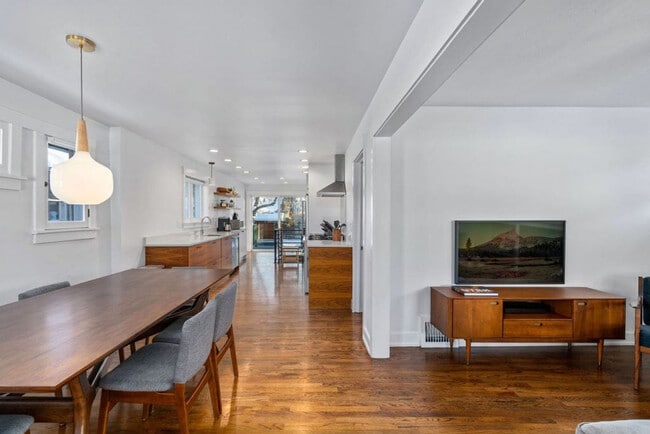 Photo - 1198 Browning Ave Unit ID1071595P