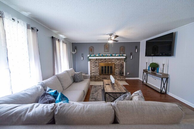 Photo - 9108 Peach Tree Ln