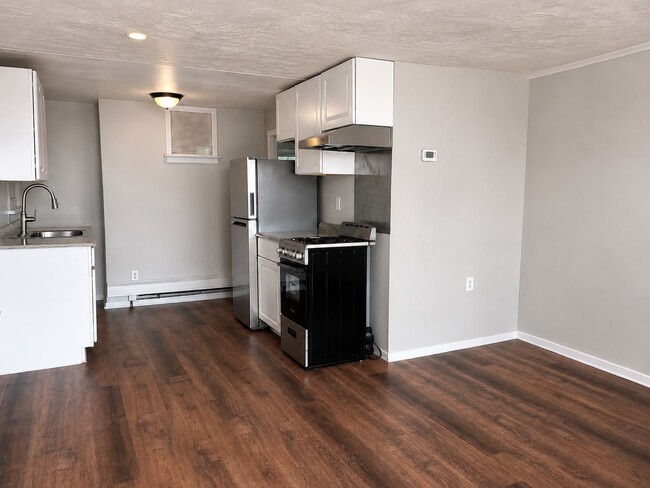 Building Photo - 1218 Swetland St Unit 1218
