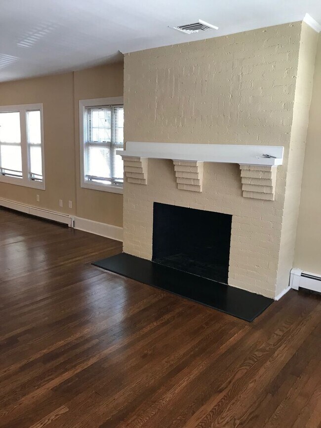 Photo - Charming 4 Bedroom-No Broker Fee